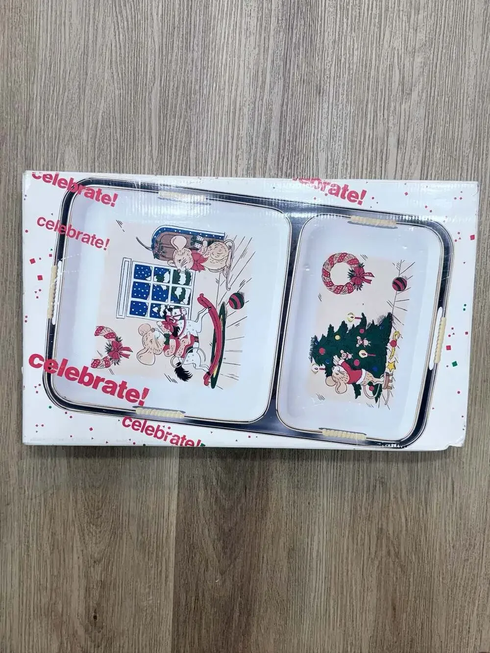 Vintage Christmas Mouse Lacquer Nesting Serving Tray Set in Original Box